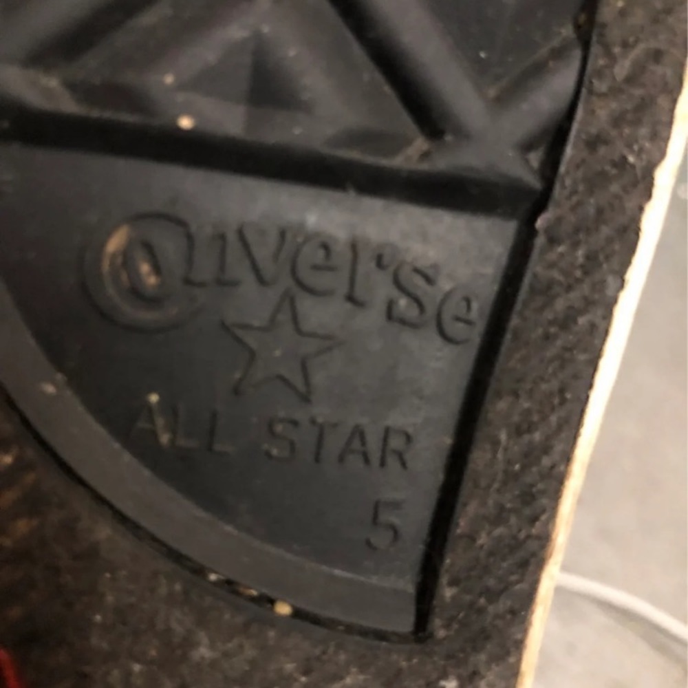 Pink Converses - Picture 2 of 2